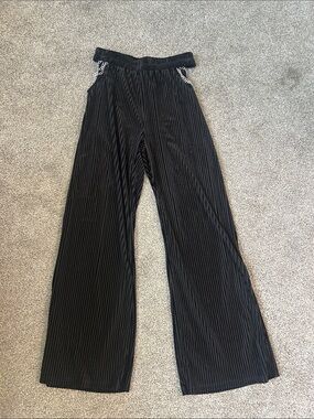 Wide-Leg Black Pleated Pants with Elastic Waist